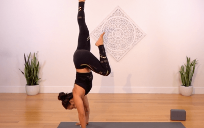 Drinie Aguilar – Yoga Collective – Strong Flow Into Handstand