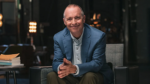 MasterClass-David-Sedaris-Teaches-Storytelling-and-Humor-1