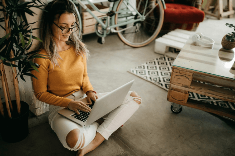 Kelly VanHoveln – Effortless Sales Mini-Course (1)